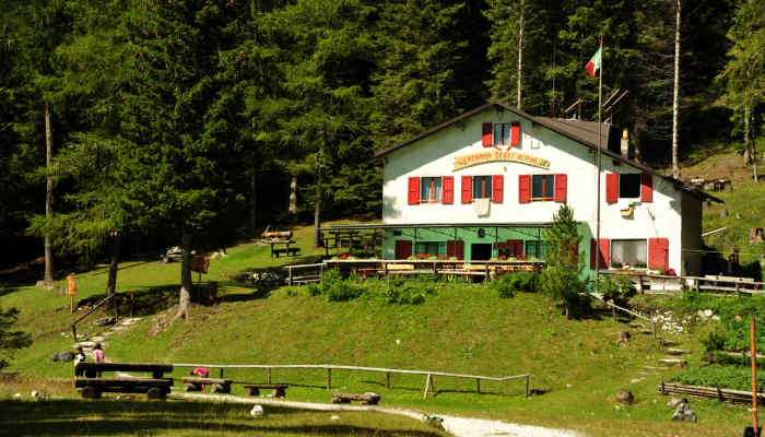 Rifugio CAPANNA DEGLI ALPINI